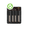 Chargeur X Power M4 avec quatre emplacements pour accus, câble USB-C inclus.